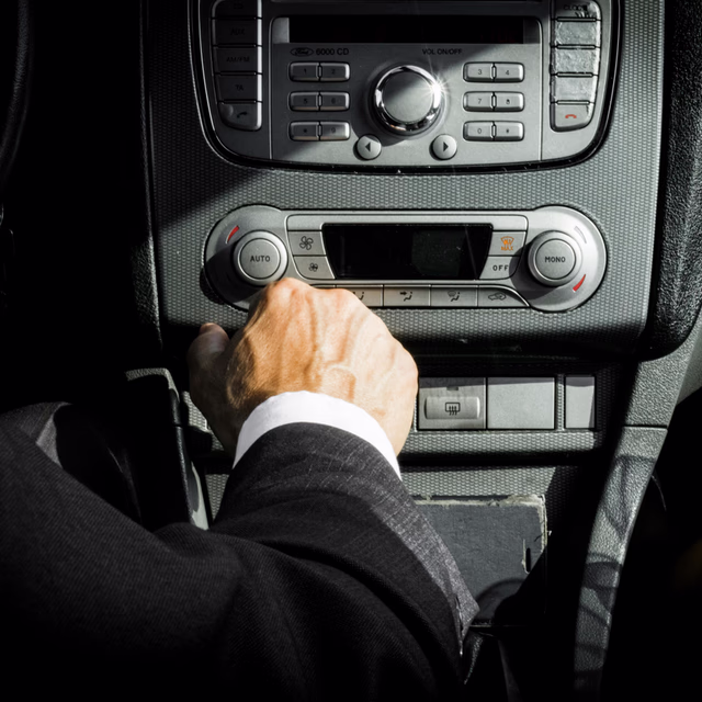 Tu taxi de confianza en la zona - Taxi Chiclana Tu taxi de confianza en la zona - Empresa de taxis en Chiclana con más de 25 años de experiencia